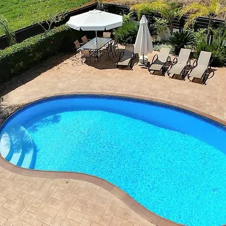 Oresti With A Pool Villa Paralimni