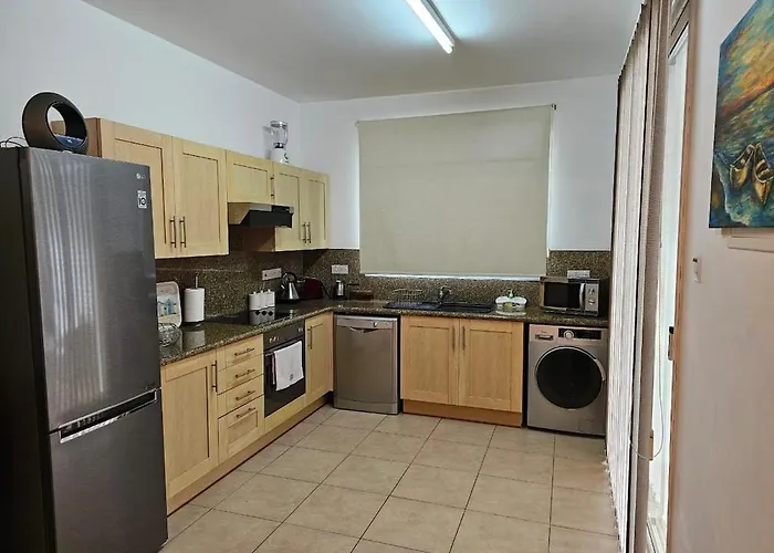 Vilă Oresti With A Pool *