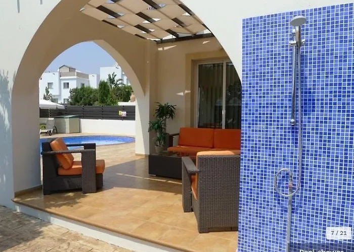 Vila Oresti With A Pool