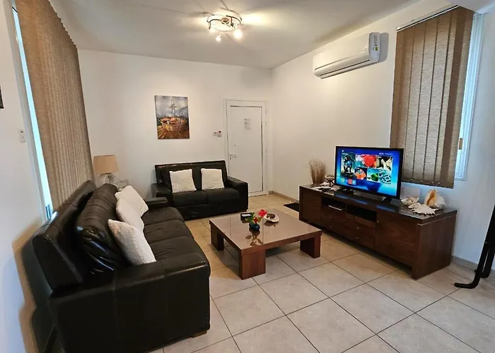 Oresti With A Pool * Paralimni